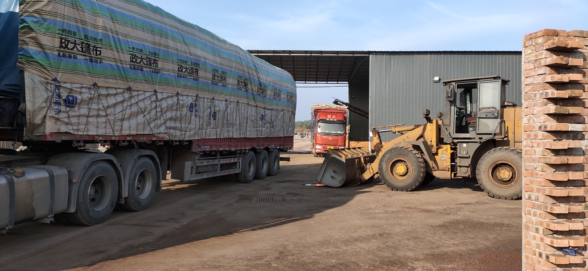 江西達(dá)人建材有限公司陶粒發(fā)貨現(xiàn)場圖片 江西達(dá)人建材有限公司陶粒發(fā)貨現(xiàn)場圖片